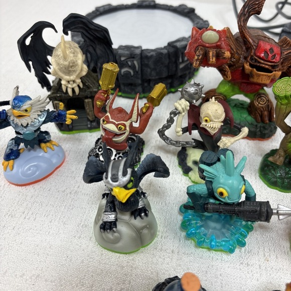 Skylanders Lot Bundle Game Figures 14 Figures With Portals - Picture 3 of 9
